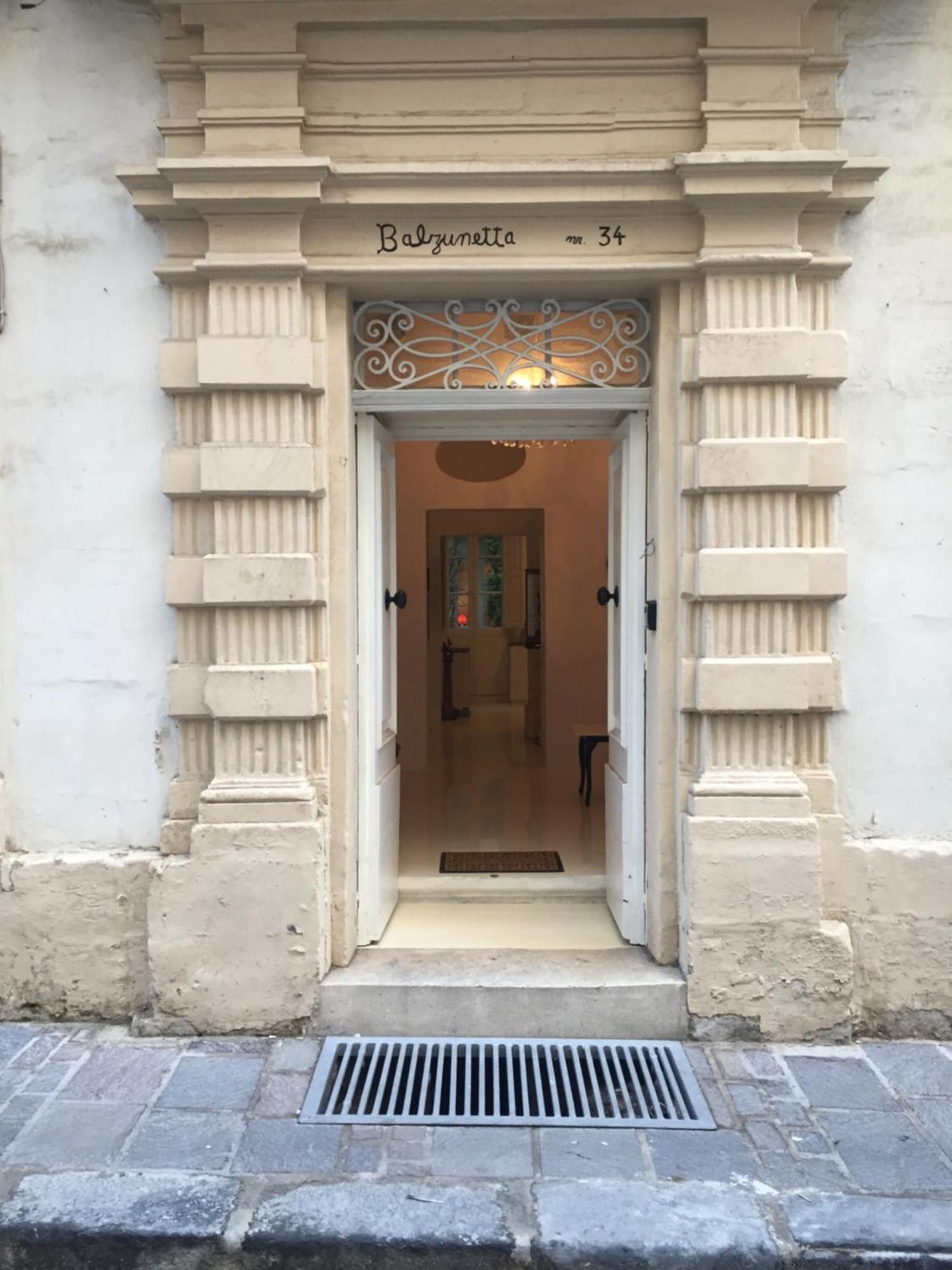 Your Apartment Floriana Esterno foto